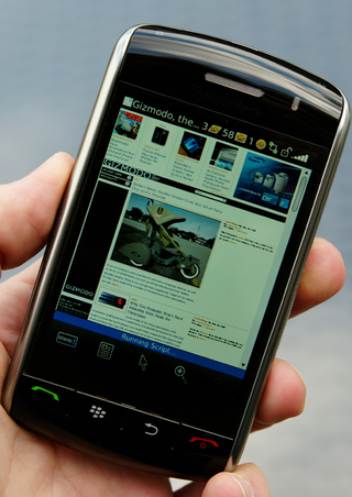 Illustration for article titled BlackBerry Storm Review (Verdict: Not Quite a Perfect Storm)